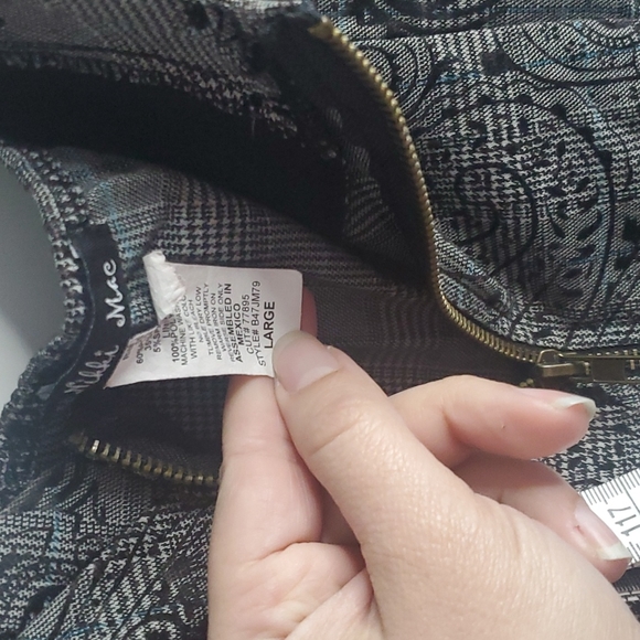 Nikki Mac cross back zipper up tank large - Picture 4 of 5